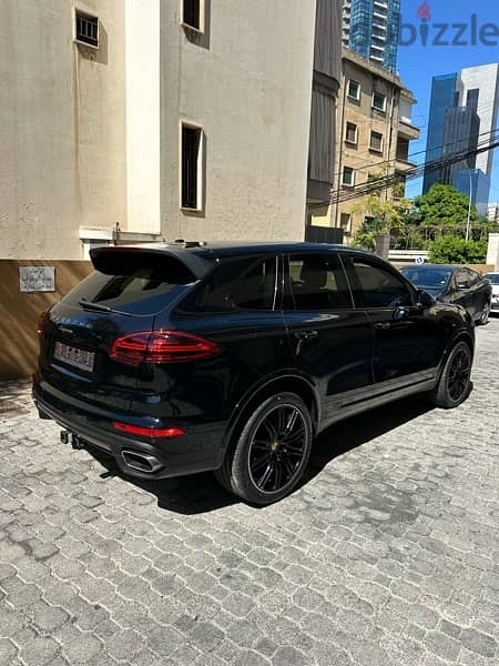 Porsche Cayenne 2017 black on black (clean carfax) 3