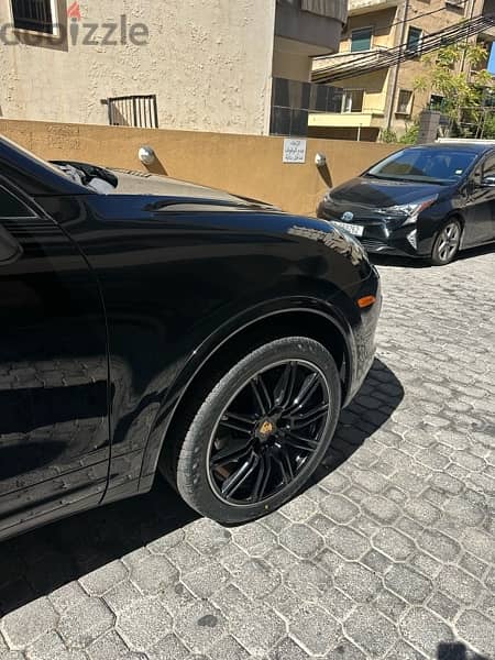 Porsche Cayenne 2017 black on black (clean carfax) 6