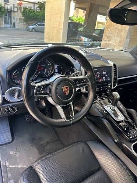 Porsche Cayenne 2017 black on black (clean carfax) 10