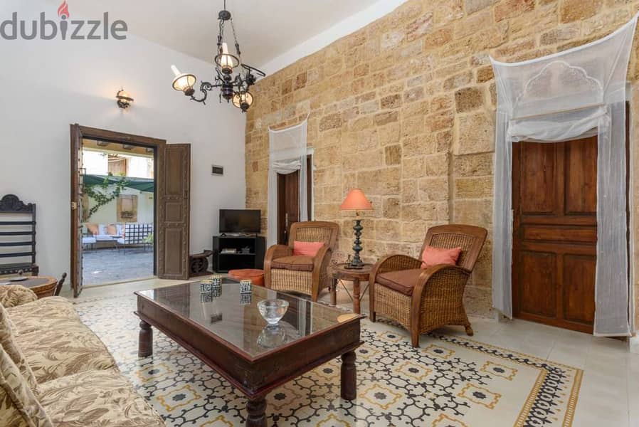 Furnished 3-Bedroom Villa in Batrounفيلا مفروشة للايجار 6