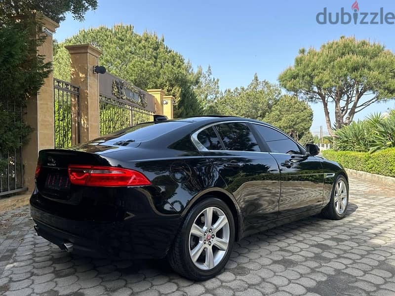 Jaguar XE 2018 5