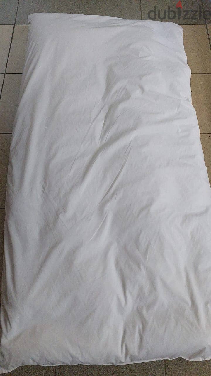 Pillows blinket  matress فراش حرام وسادة 2