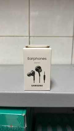 Earphones samsung 3.5mm black great & new price 0