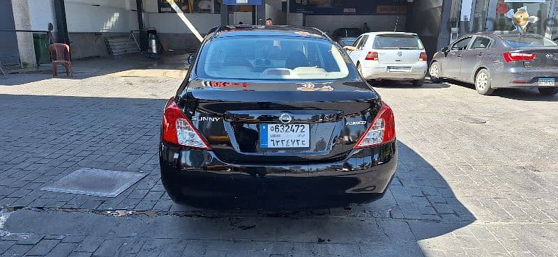 Nissan Sunny 2015 3