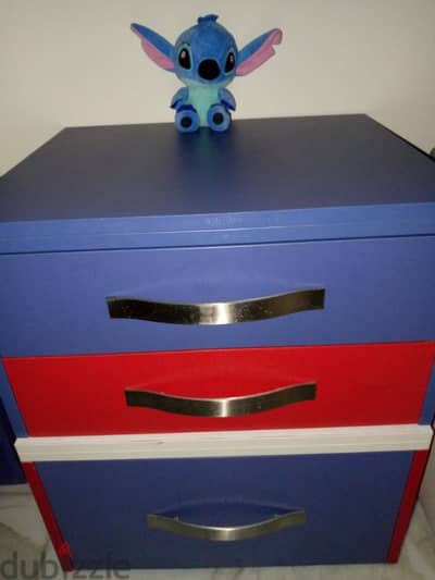 2 closet or drawer for room matching blue white red