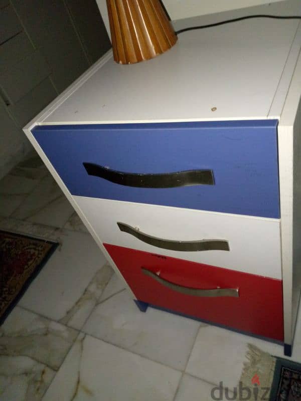 2 closet or drawer for room matching blue white red 1