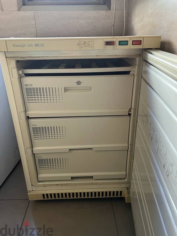 freezer in a very good condition 2