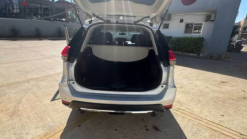 Nissan X-Trail 2018 only 18.000 company source 14