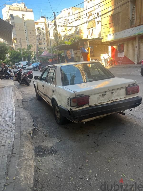 Nissan Bluebird 1986 4