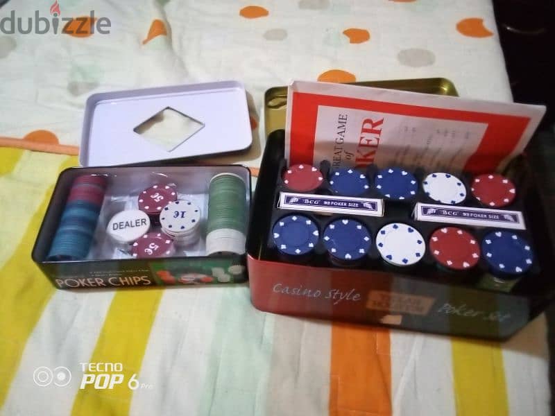 2 boxes poker chips 4