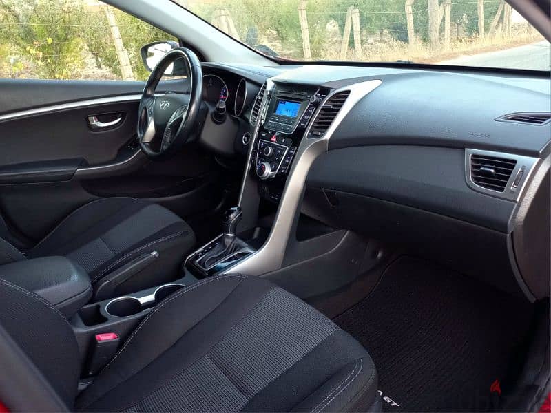 2017 HYUNDAI ELANTRA GT (LOW MILEAGE) 10