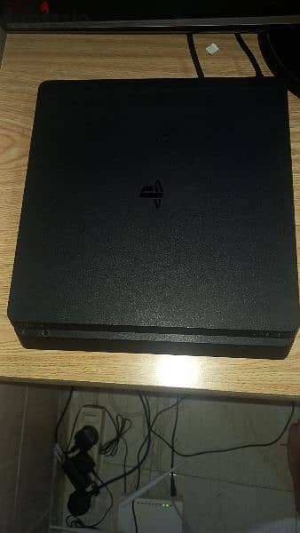 Playstation 4 [slim] 3