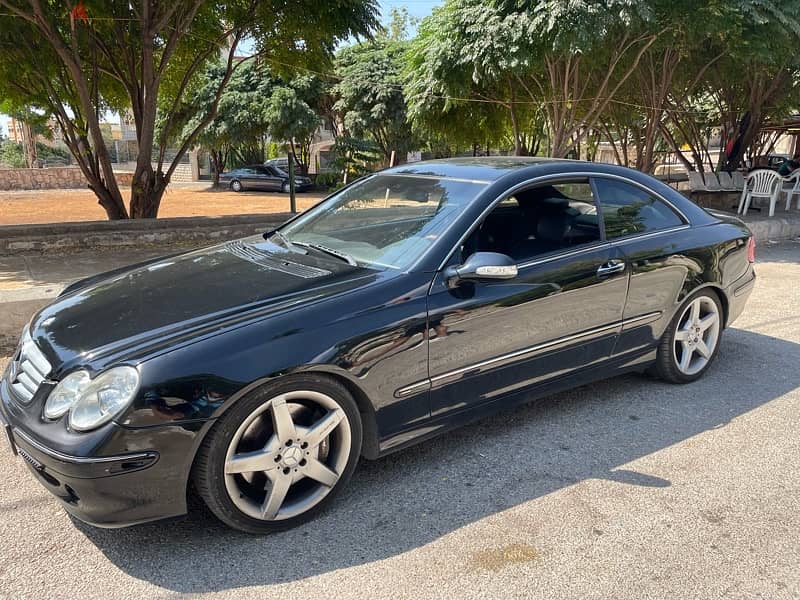 Mercedes-Benz CLK-Class 2005 4