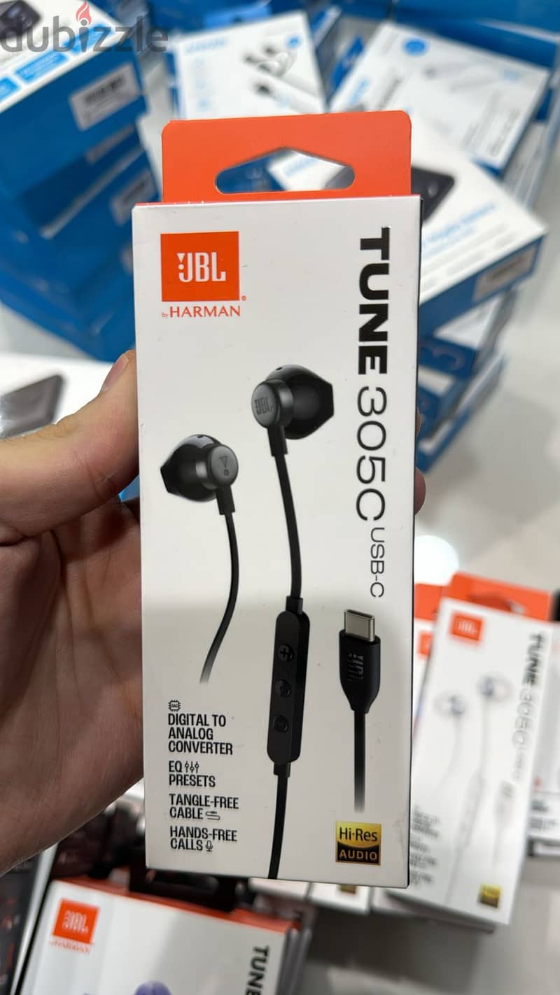 Jbl tune 305 usb-c wired earphones black great & last price 0