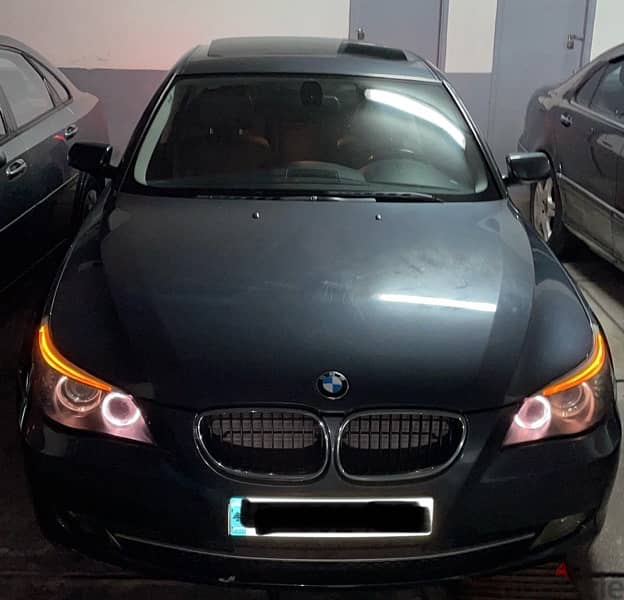 BMW 528i model 2010 7