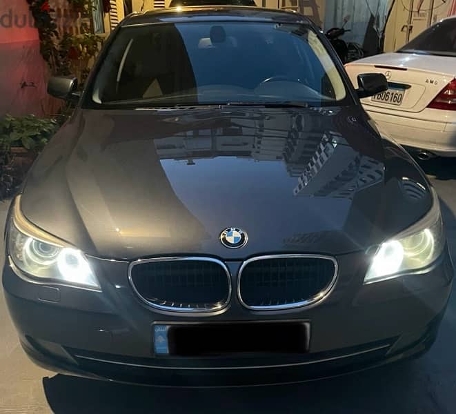 BMW 528i model 2010 8