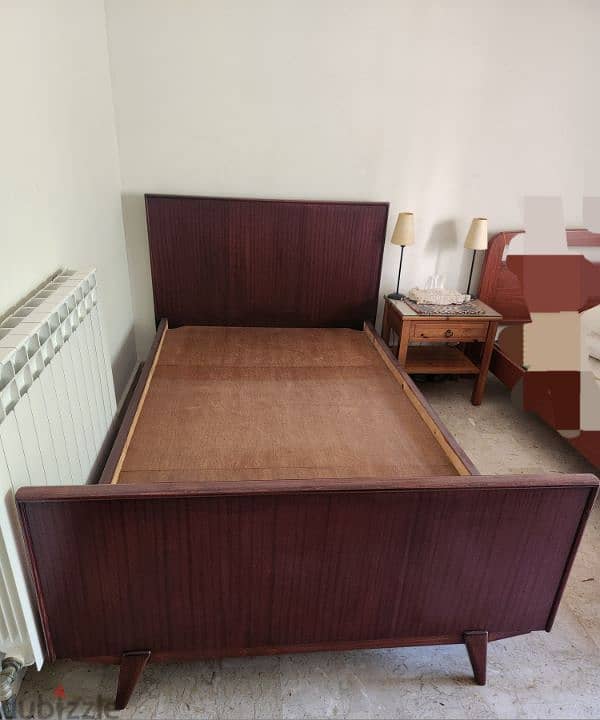 Single bed 0