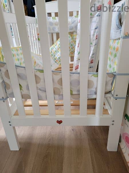 white wood bed from o to 5 years 1