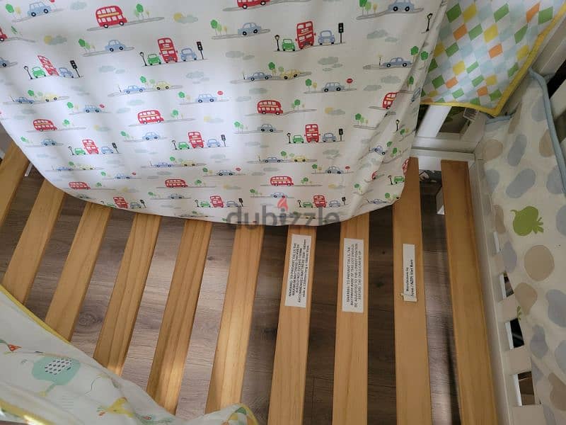 white wood bed from o to 5 years 3