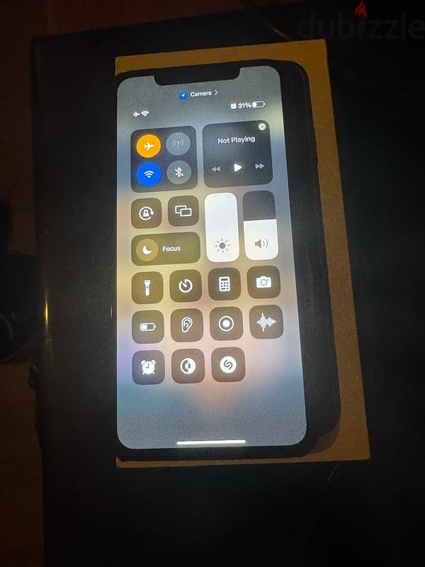 iphone xs max 256gb broken back with box and original charger 3