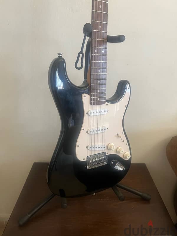 Squier by fender electric guitar 3