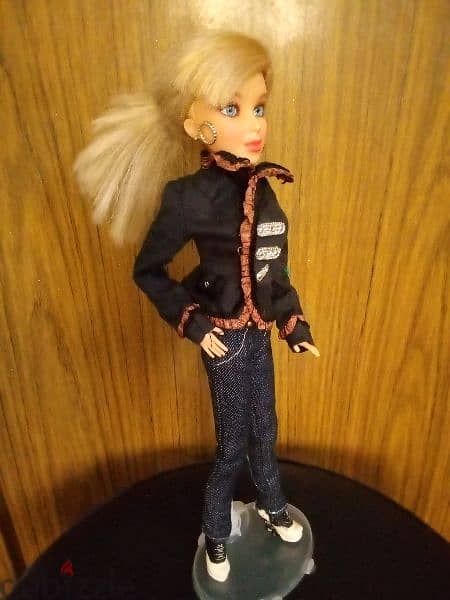 LIV SOPHIE SPIN MASTER As new Articulated doll +her own wear+Wig+Boots 0