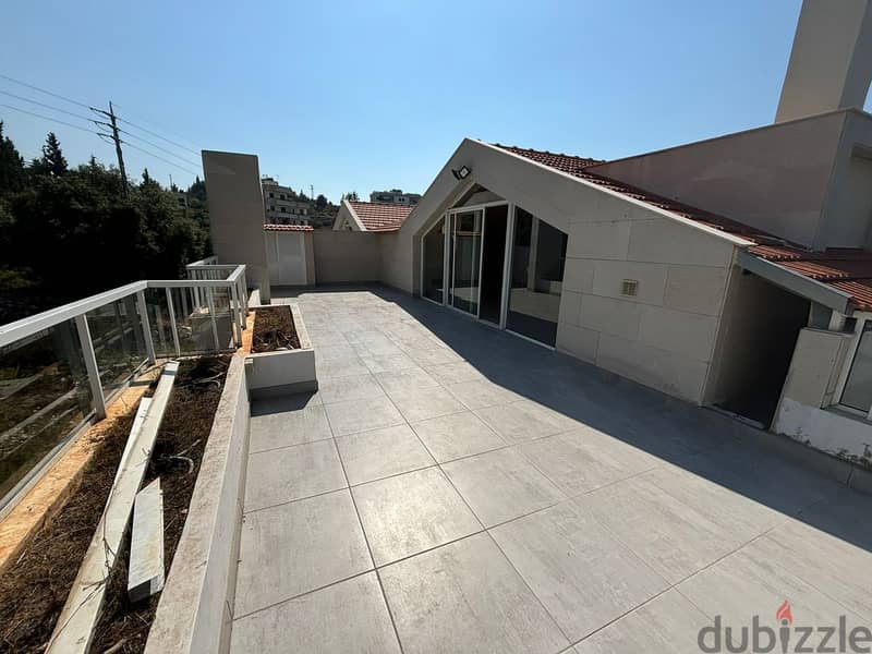 Halat | Building Age 10 | 260m² Duplex | Terraces | 4 Balconies | View 2