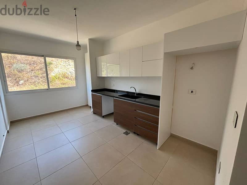 Halat | Building Age 10 | 260m² Duplex | Terraces | 4 Balconies | View 4