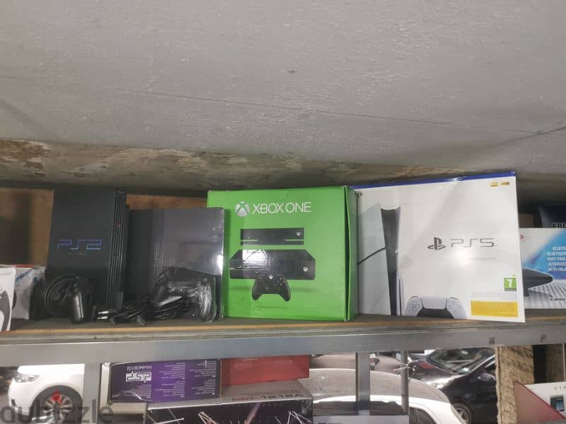 Ps4, Ps3 and Ps2 games. Xbox one, Ps2 and Ps4 consoles 12