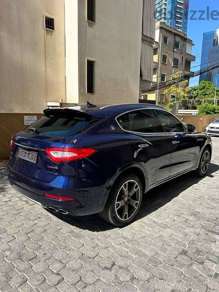 Maserati Levante S Q4 Gransport 2017 dark blue on brown (clean carfax) 4