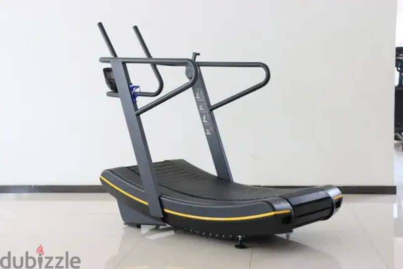 curved treadmill new in boxes 1