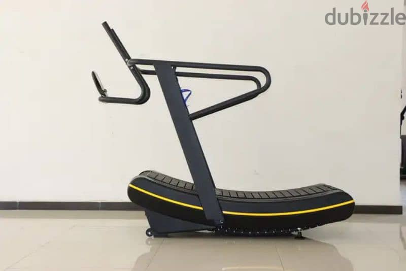 curved treadmill new in boxes 2