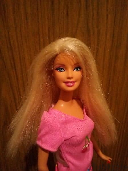 Barbie Mattel wearing As new doll has straight hair bend legs+Shoes=18 3