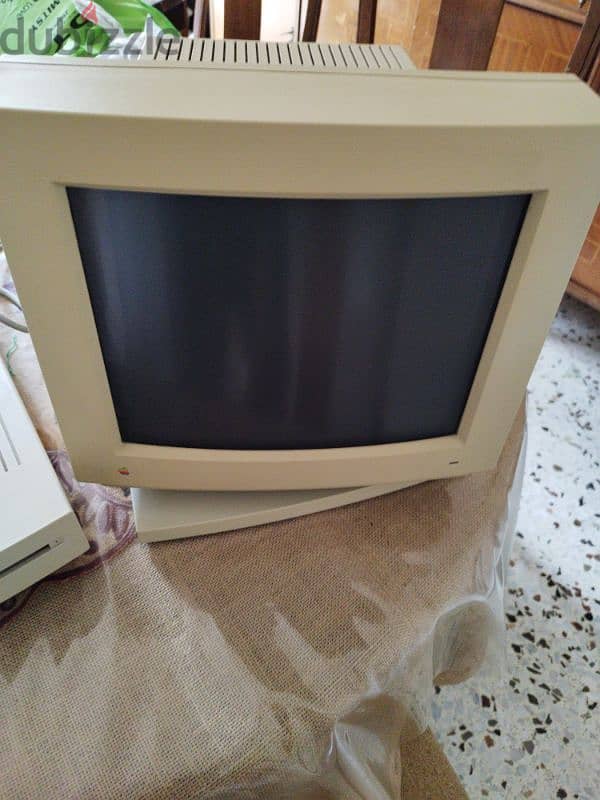 MACINTOSH LC II 1