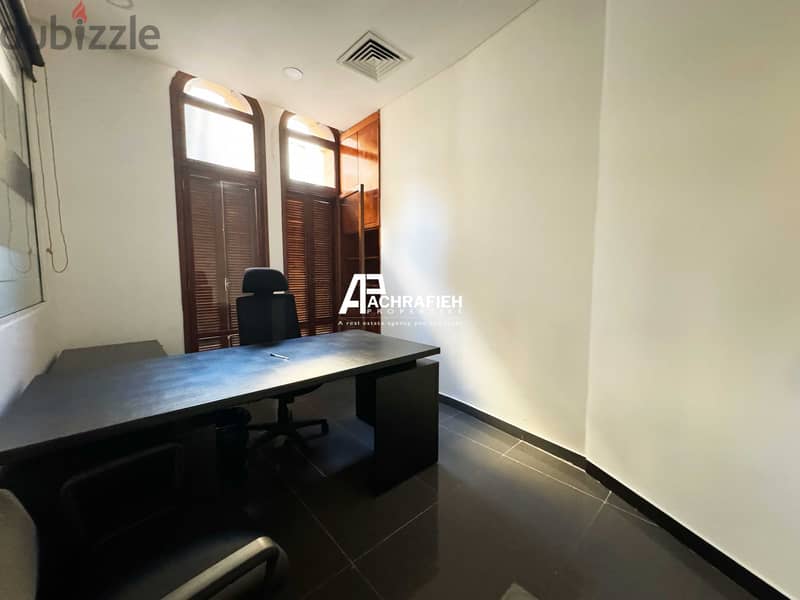 Office For Rent in Downtown - مكتب للأجار في وسط بيروت 5