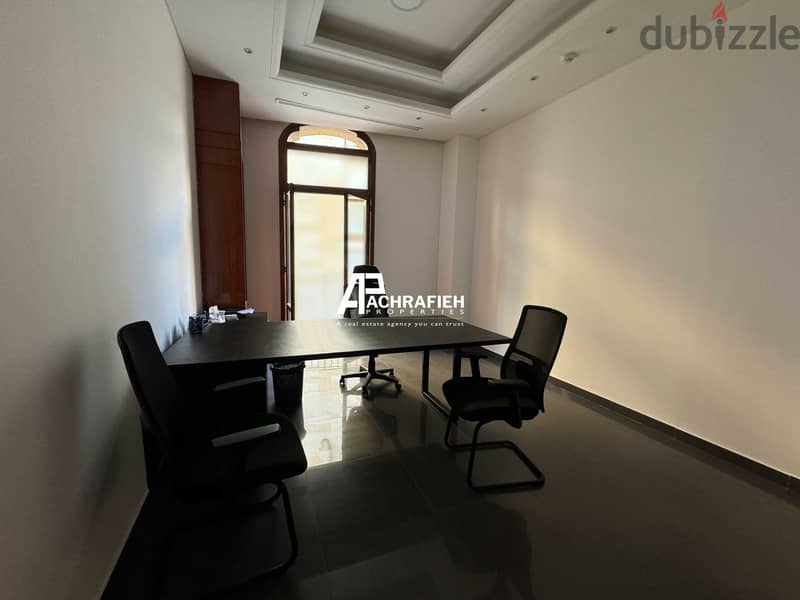 Office For Rent in Downtown - مكتب للأجار في وسط بيروت 8