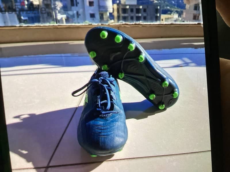 football shoes great condition 1