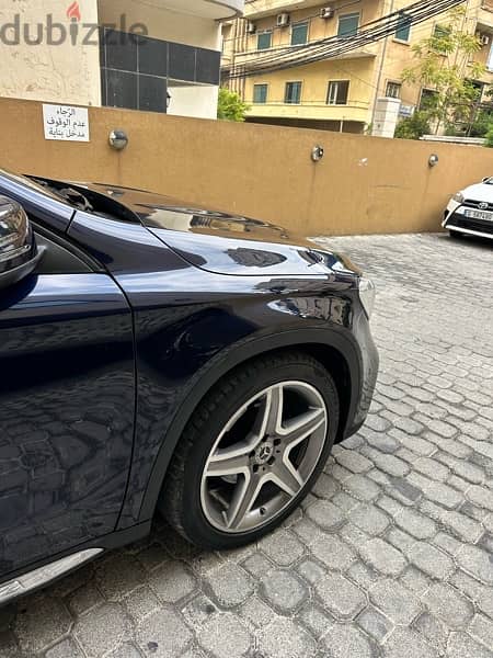 Mercedes GLA 180 Sport Edition 2018 dark blue on black 6