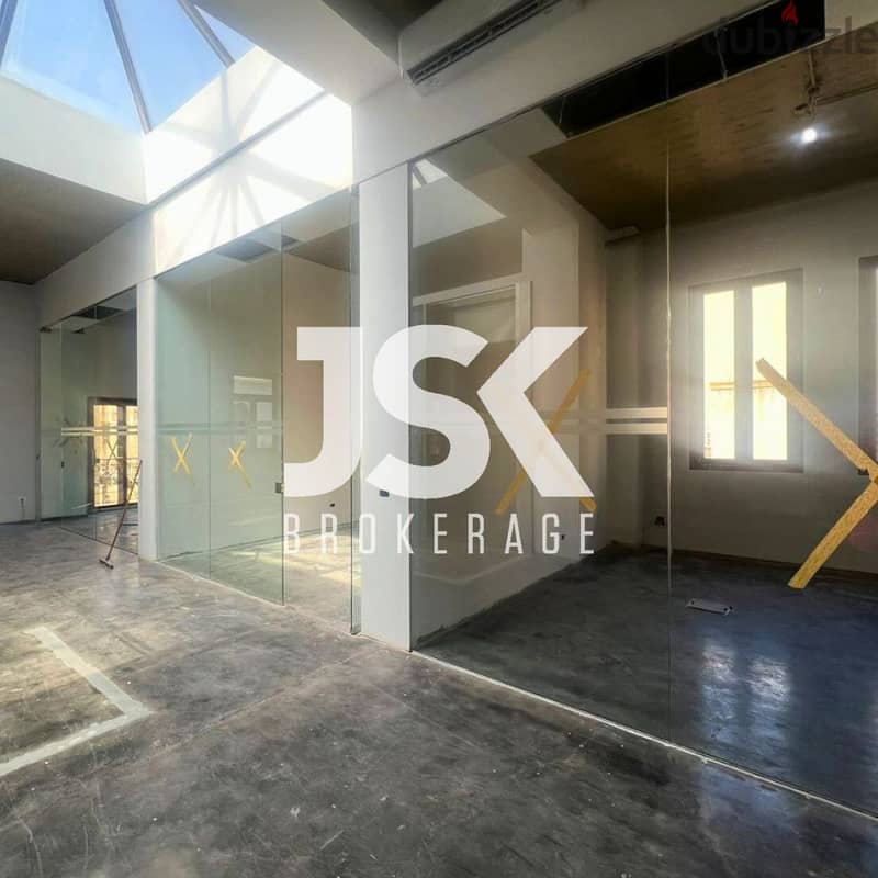 L15784-300 SQM Office with Skylight Window For Rent In DownTown 0