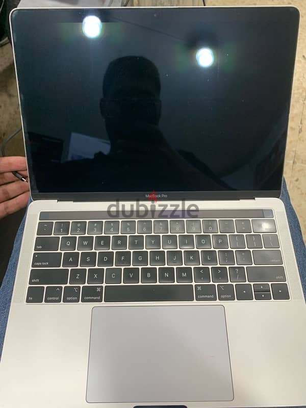 Macbook Pro 2019 i5 256 GB Touch Bar 2