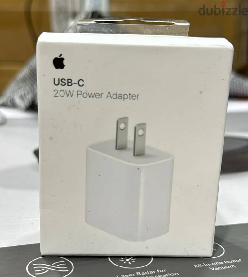 Apple 20w usb-c adapter 2 pin USA 0