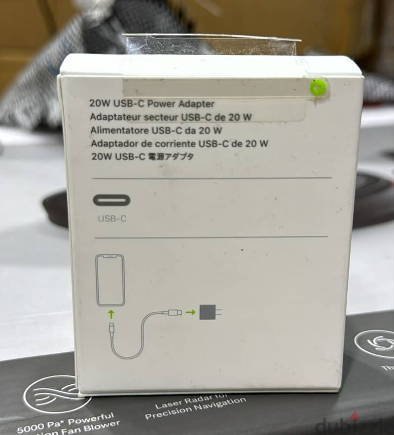 Apple 20w usb-c adapter 2 pin USA 1