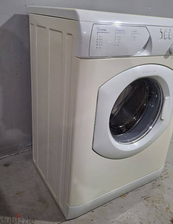 Washing Machine Ariston 0