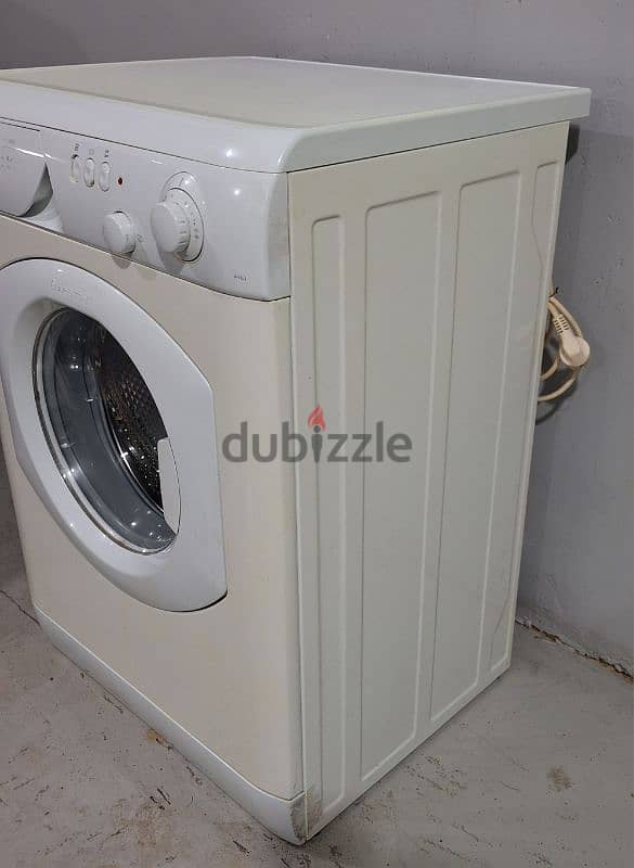 Washing Machine Ariston 1