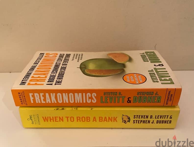 2 books (Freaknotics) for sale 0