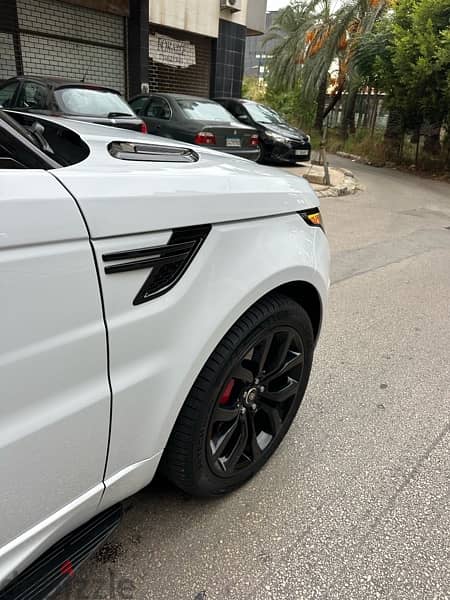 Range Rover Sport V8 autobiography 2016 white on red & black 6