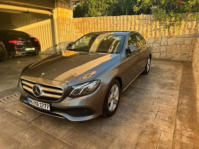 Mercedes-Benz E-Class 200  2017 german! grey in black