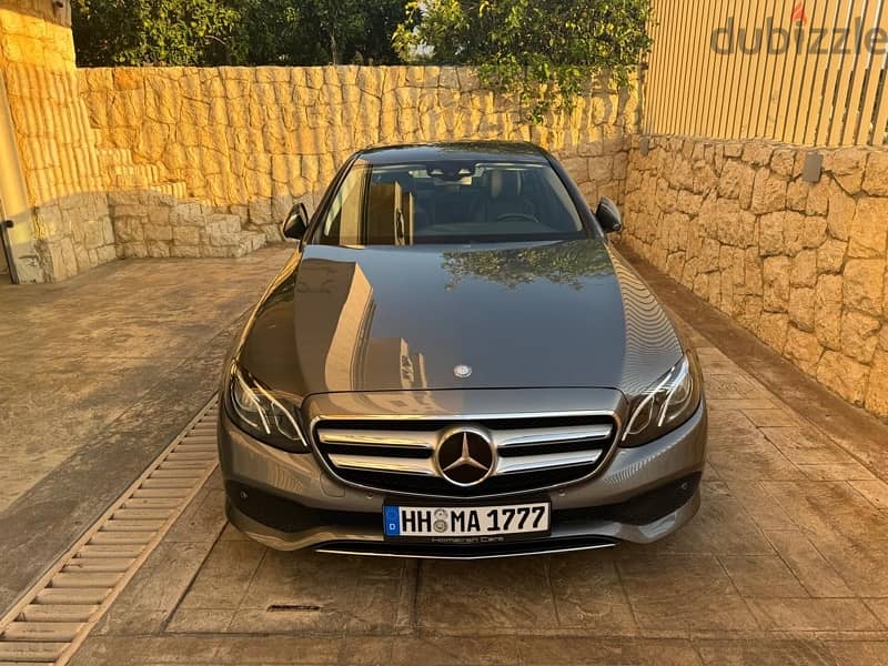 Mercedes-Benz E-Class 200  2017 german! grey in black 2