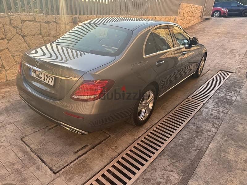 Mercedes-Benz E-Class 200  2017 german! grey in black 3