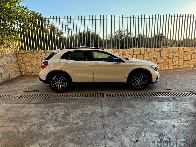 Mercedes-Benz GLA-Class 180  2018 white NP full options german! 4